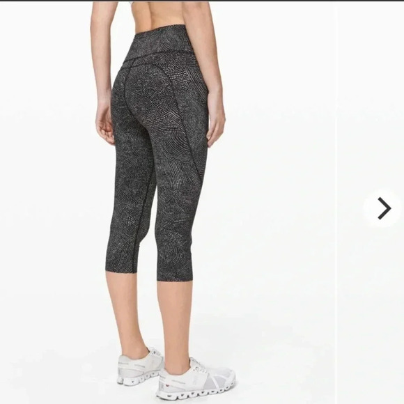 Lululemon fast and free crop 23” - Picture 1 of 11